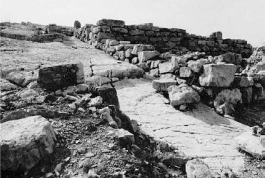 Plate 4 The Skotino cave sanctuary