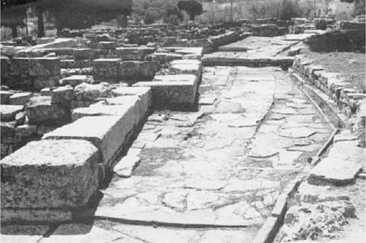 Plate 13 Tylissos. The Minoan village street passing along the west side of House C