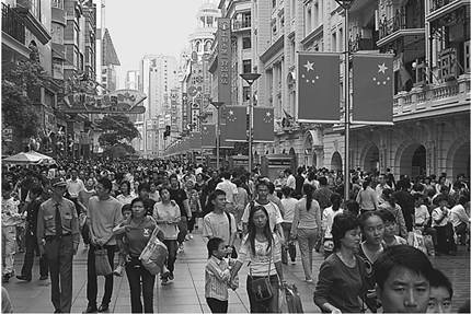 Nanjing Road in Shanghai is the busiest shopping street in China, with an estimated 1.7 million visitors on a single weekend day. 