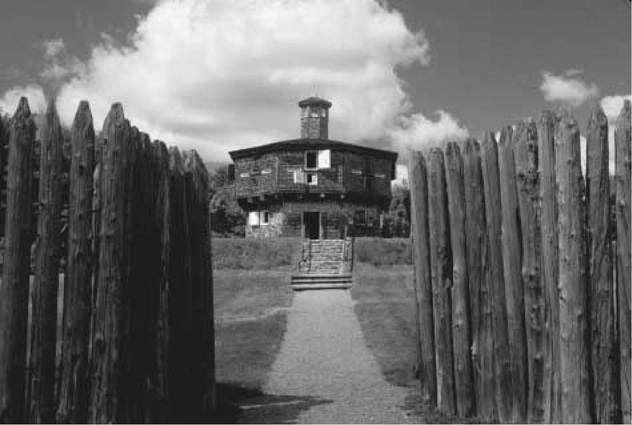 Fort Edgecomb. This centerpiece of this fort is an octagonal blockhouse that was built about 1809 to protect the town of Wiscasset, Maine, then an important shipping center.