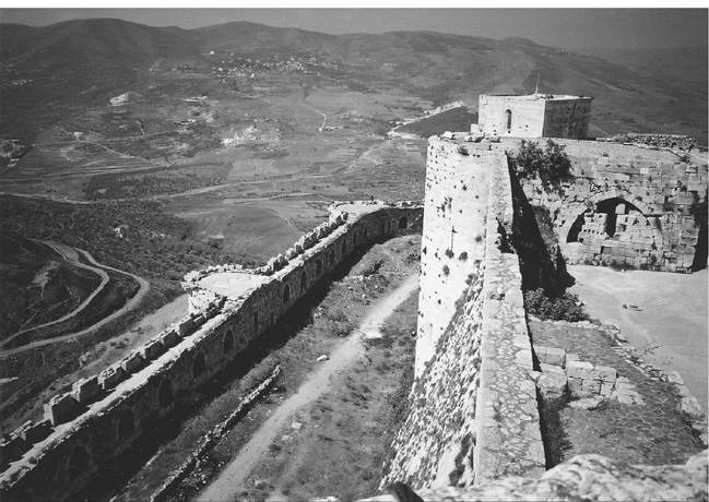 Inner and outer walls, Krak des Chevaliers. (Courtesy Graham Loud)
