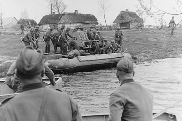 Изображение выглядит как внешний, небо, вода, человек