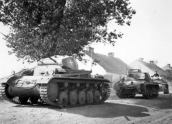 Изображение выглядит как дерево, внешний, боевая машина, транспорт