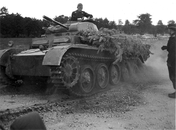 Изображение выглядит как небо, внешний, боевая машина, земля