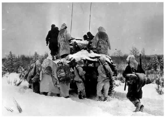 Изображение выглядит как текст, внешний, человек, группа