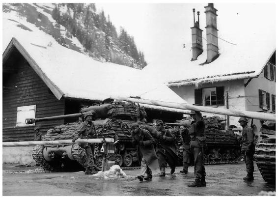 Изображение выглядит как текст, внешний, здание, старый